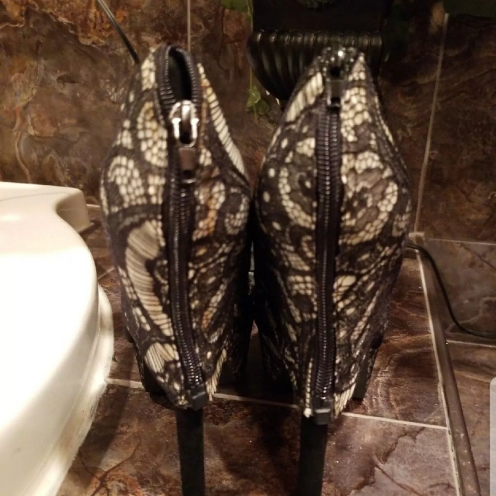 Lace heels - Picture 2 of 4